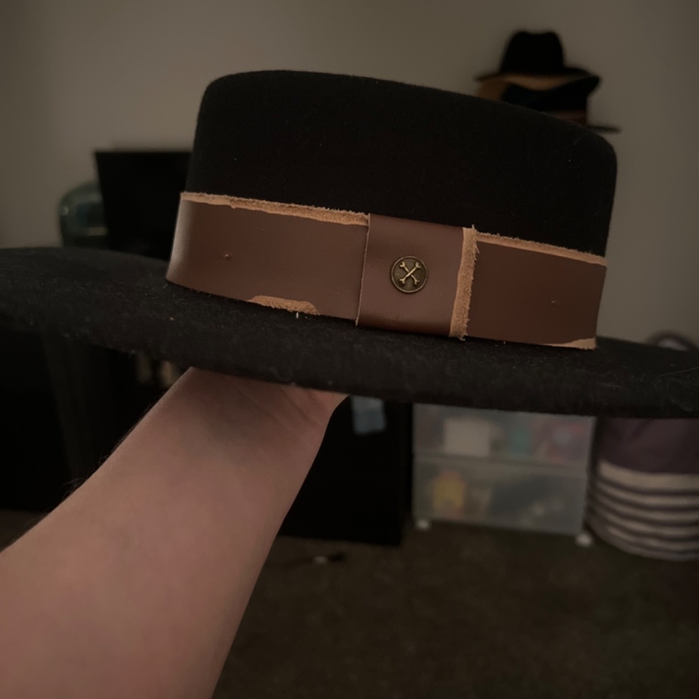 Hat - Picture 2 of 5